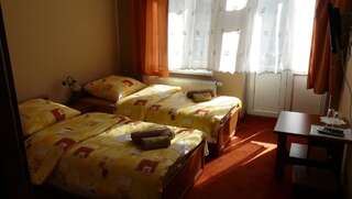 Отели типа «постель и завтрак» Hotelik Parkowy Легница Двухместный номер с 2 отдельными кроватями-1