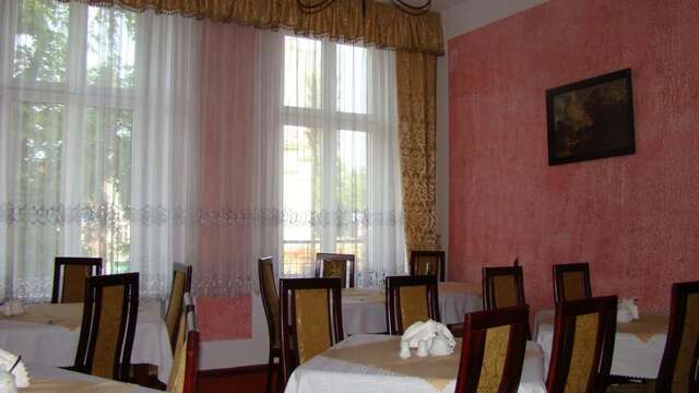 Отели типа «постель и завтрак» Hotelik Parkowy Легница-16